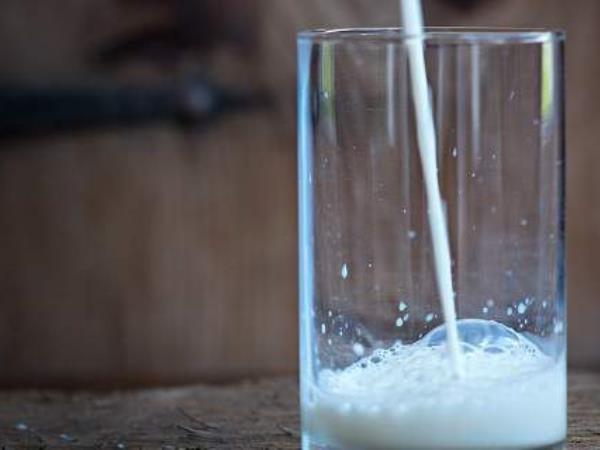 Kdaj je dobro spiti kozarec mleka?